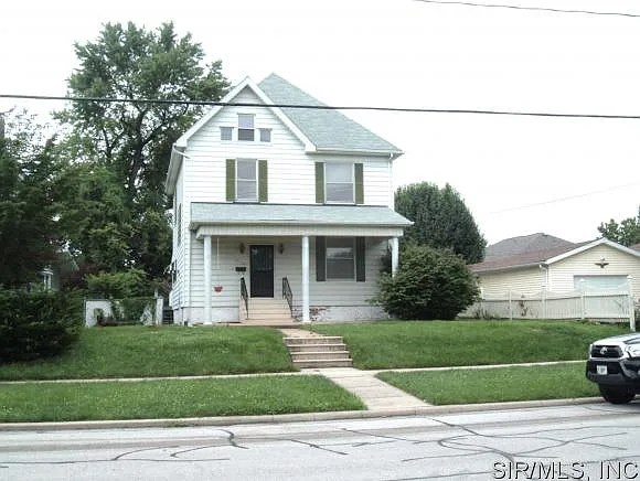 909 W Clay St photo 1