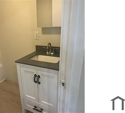 352 Ash St #1 — Photo 8