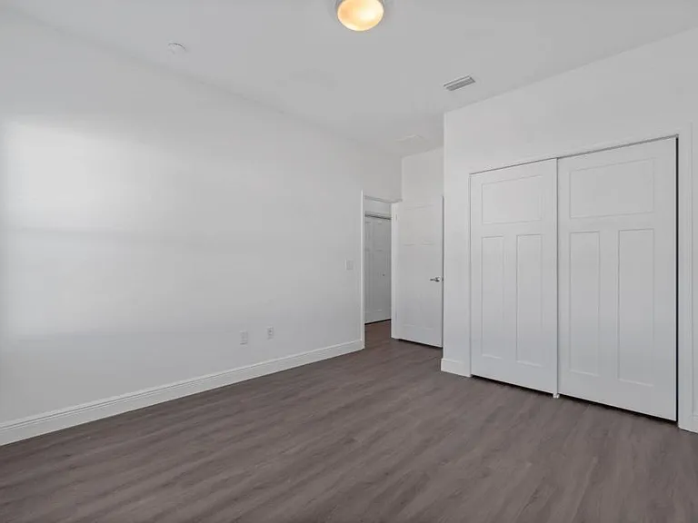 533 Hill Ln — Photo 15