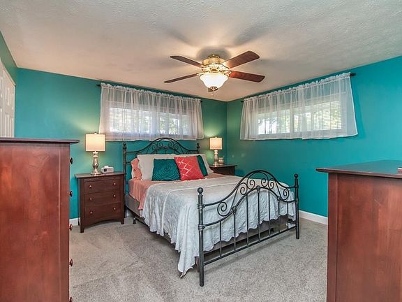 5th image of 3595 Hertland Dr