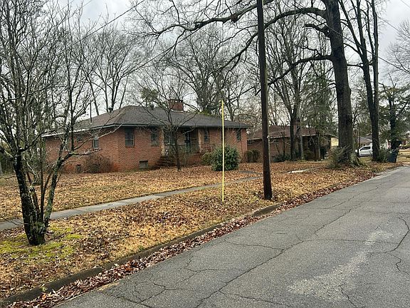 3rd image of 304 Red Oak Rd