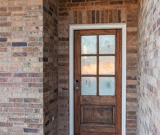 2nd image of 15904 Vermillion Dr