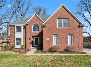 1239 Cottonwood St, Lake Orion, MI 48360