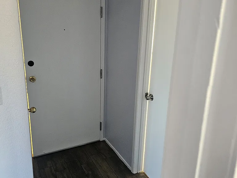 626 W 3rd St — Photo 12