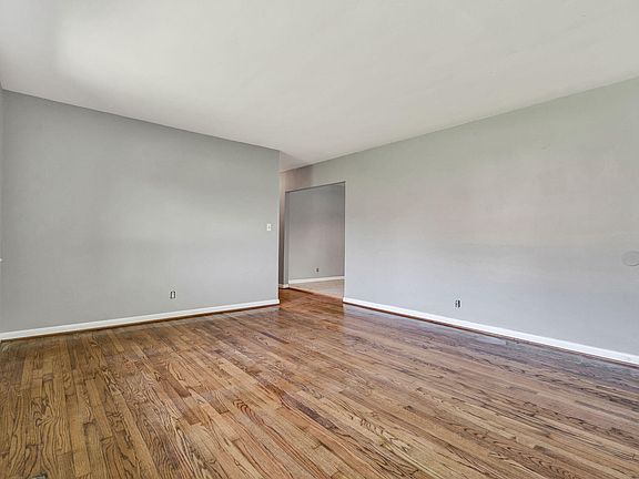 4th image of 3615 Ridgeside Rd