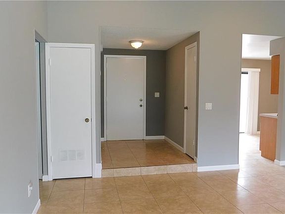2nd image of 1041 Alameda Dr