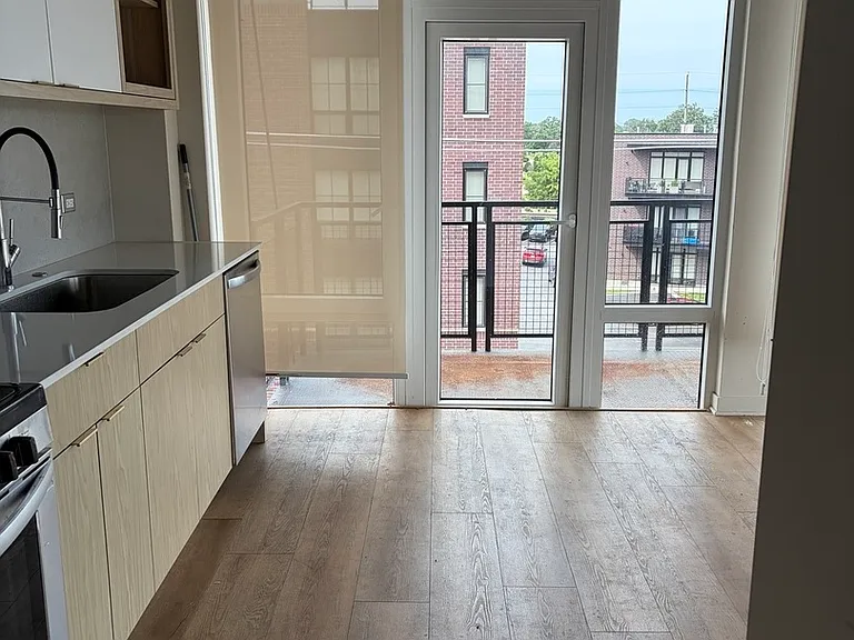 2725 Thatcher Ave #408 — Photo 5