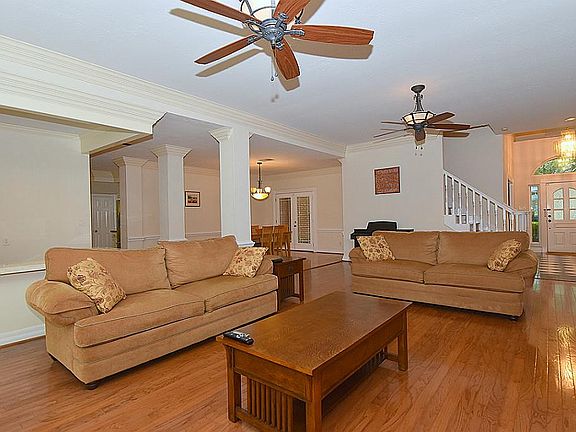 5th image of 1619 Kings Castle Dr