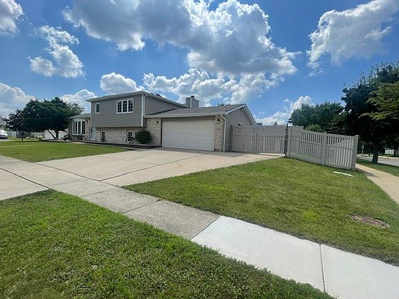 2nd image of 793 Six Pines Dr