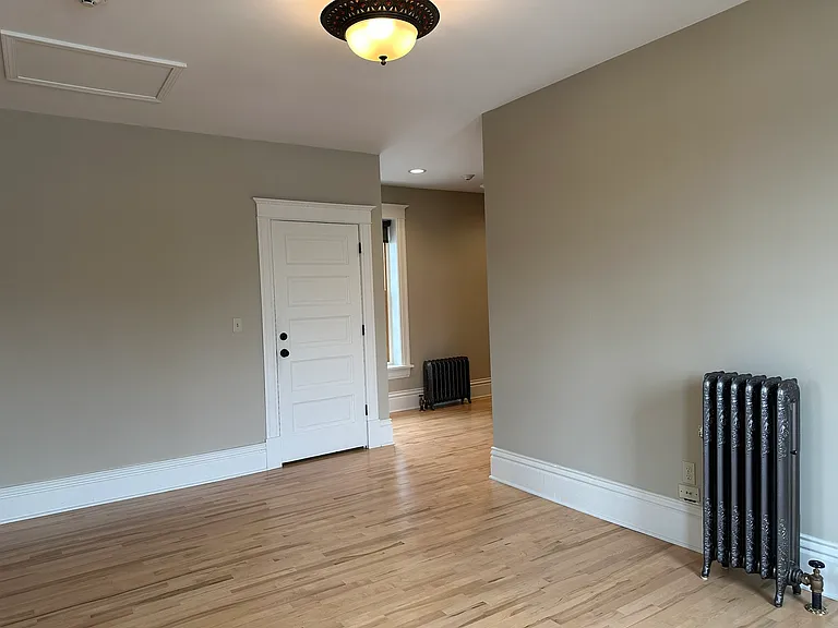 129 S Batavia Ave #2EAST — Photo 6