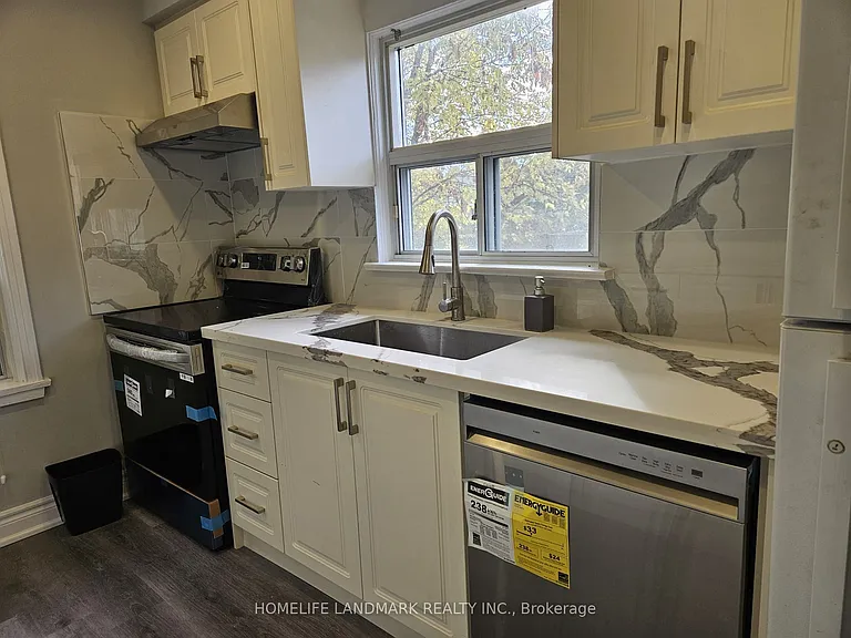 21 Highland Park Blvd — Photo 6