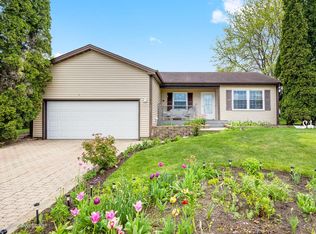307 Wellington Dr, Streamwood, IL 60107