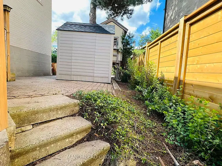 10 Greenyards Dr — Photo 39