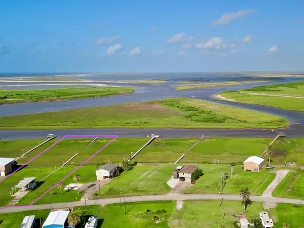 2252 County Road 201, Bay City, TX 77414