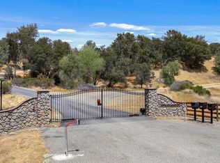 22 Oak Leaf Ln, Valley Springs, CA