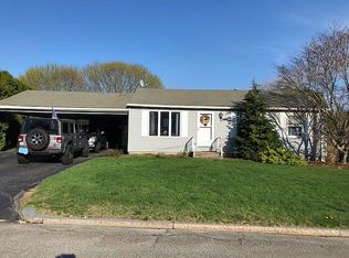 165 Woodhaven Rd, Woonsocket, RI 02895