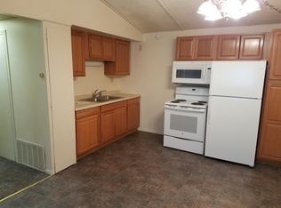 306 E Henry St APT 4, Atkinson, IL 61235