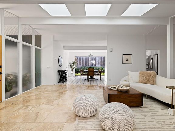 4th image of 451 Nova Albion Way