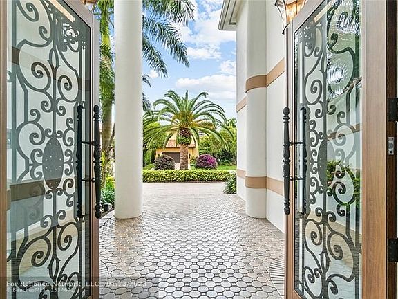 3rd image of 2512 Sea Island Dr