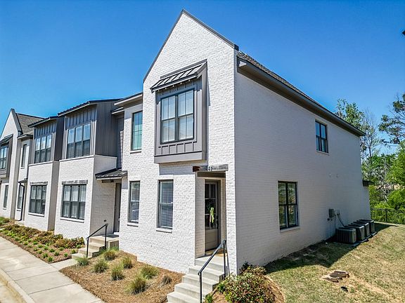 3rd image of 342 Stillwater Ln