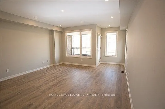 220 Huguenot Rd — Photo 6