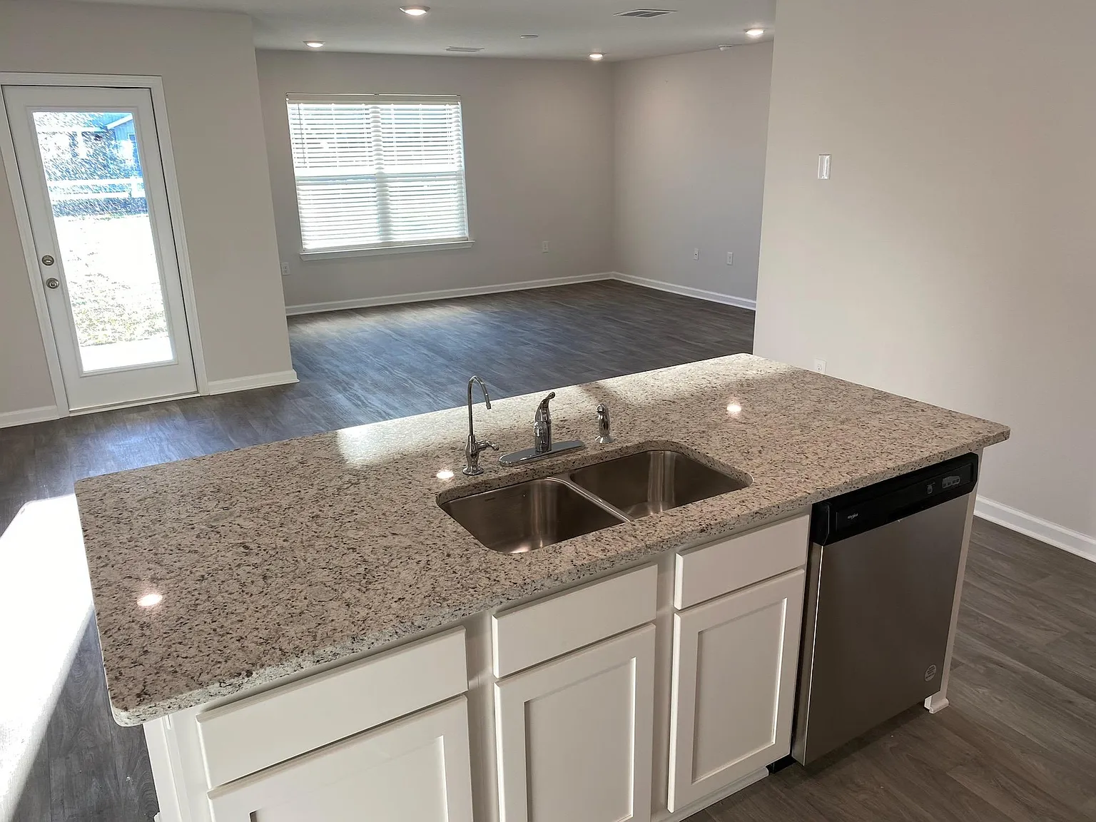 271 Ryder Ln — Photo 3