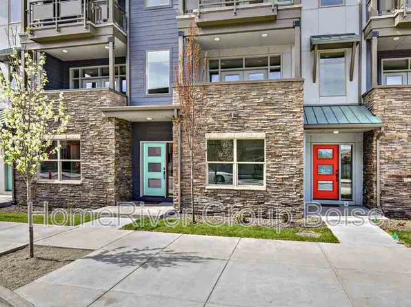 429 E Trackstand Ln, Garden City, ID 83714