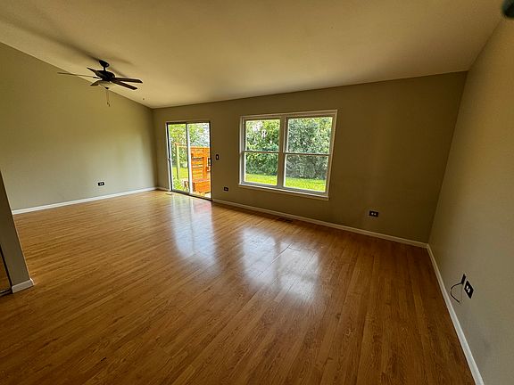 2nd image of 497 Lasalle Ln