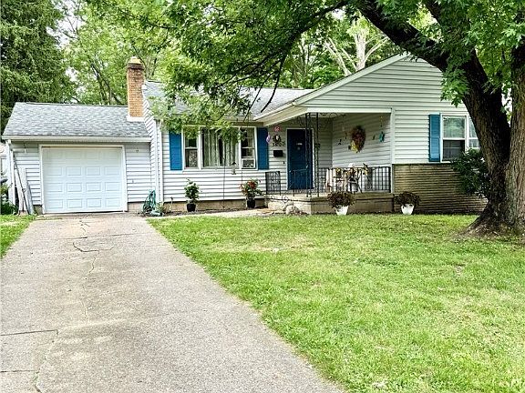 2nd image of 3410 S Wendover Cir