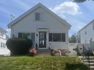 4340 N 15th St, Milwaukee, WI 53209