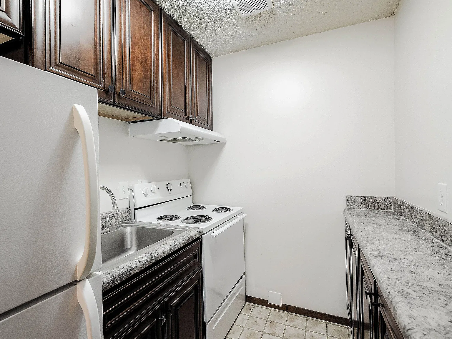 1 bed, 460 sqft, $689 — Photo 4