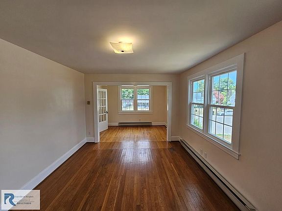 2nd image of 903 Glendale Ave