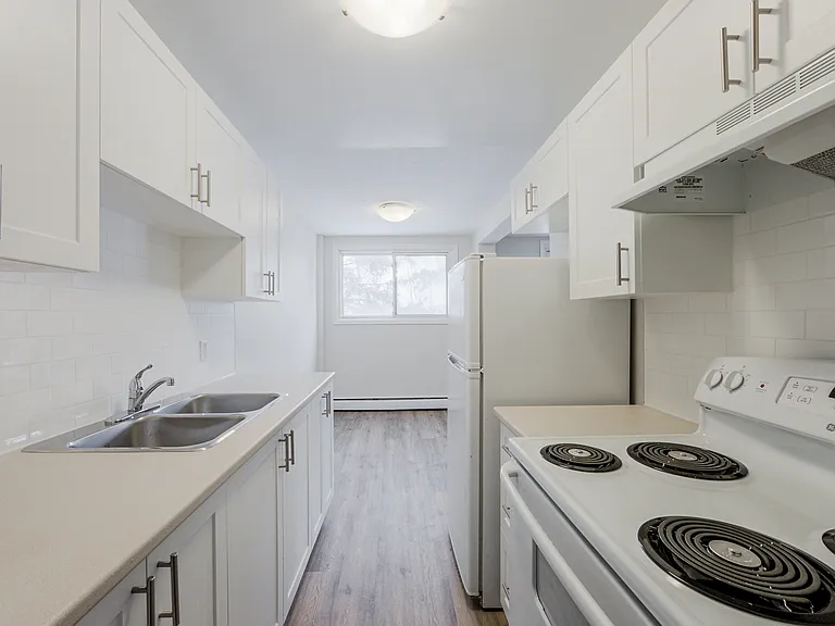 1510 Queenston Rd — Photo 15