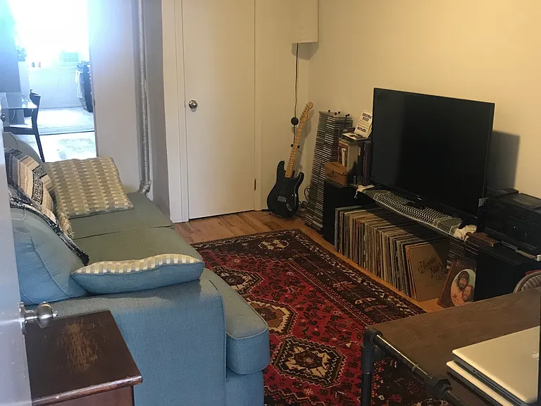 96 Graham Ave #1B — Photo 4