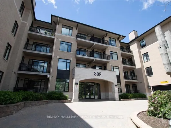 808 Bronson Ave #414, Ottawa, ON K1S 5A4