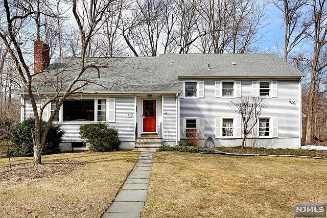 1st image of 137 Myrtle Ave
