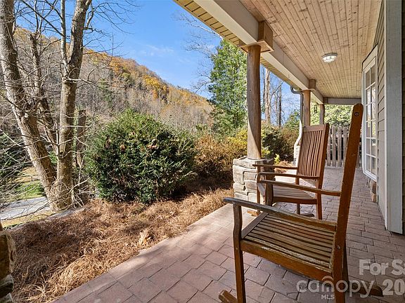 4th image of 571 Terrys Gap Rd