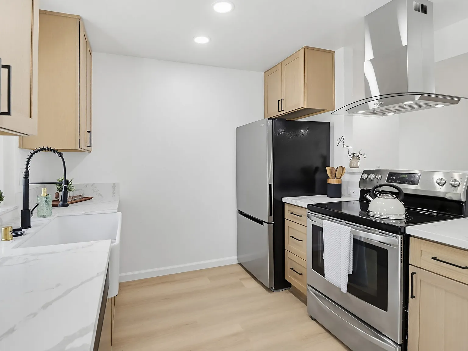 3 bed, 1014 sqft, $3,500 — Photo 4