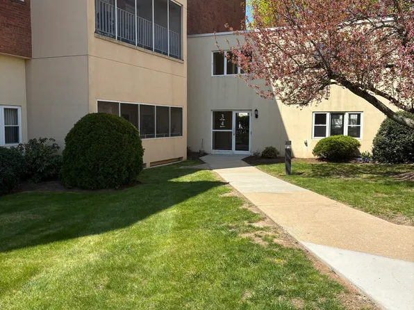 75 Washington Avenue #4-207, Hamden, CT 06518