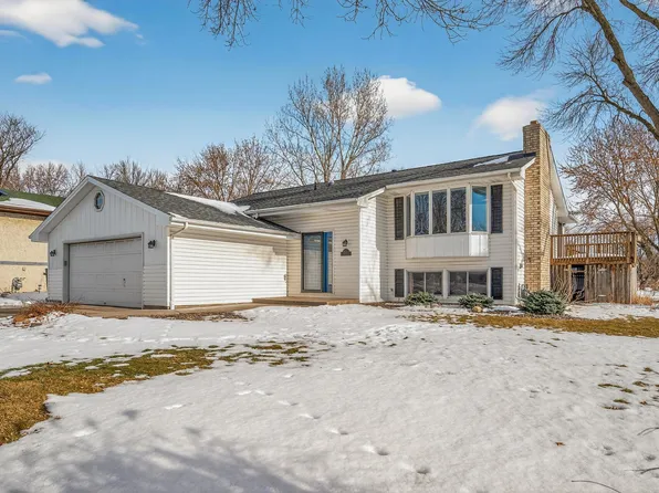 6616 Hillsboro Ave N, Brooklyn Park, MN 55428