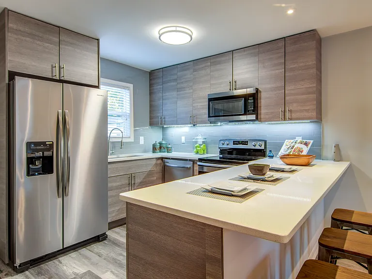 NEW MODERN KITCHEN