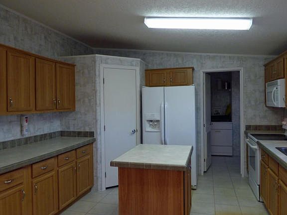 3rd image of 7691 W Illinois St