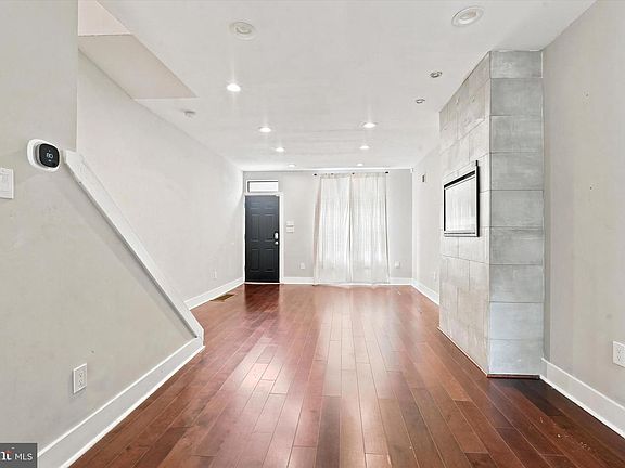 5th image of 1321 N Dover St