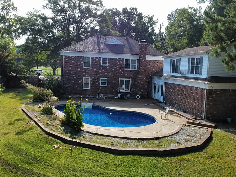 2499 Countrywood Pkwy — Photo 3