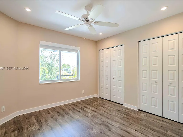 2400 NE 26th St #8 — Photo 10