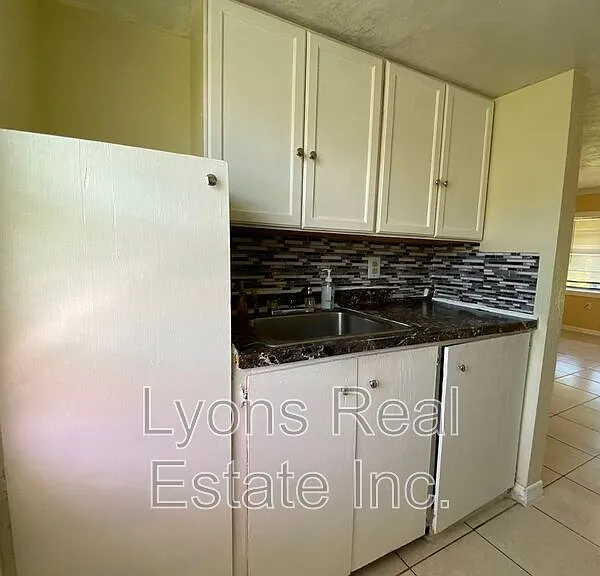 3323 Canal St #A — Photo 6
