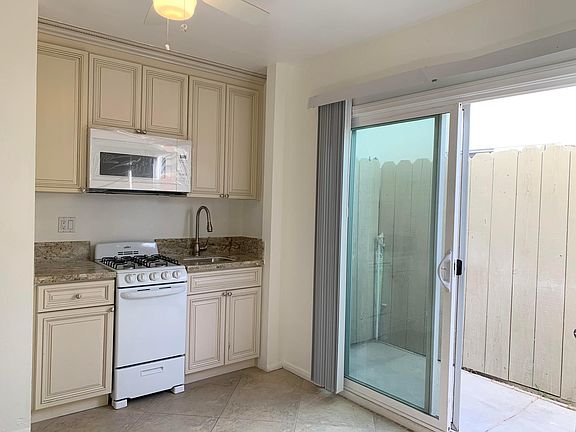 Kitchen has new appliances & granite counter tops.