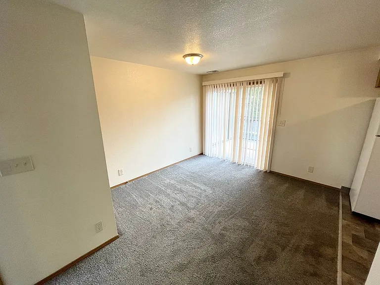 3742 W Rose Hill St #202 — Photo 9