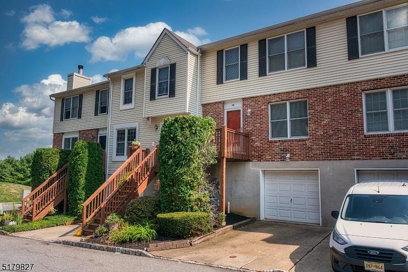 1st image of 16 Cambridge E