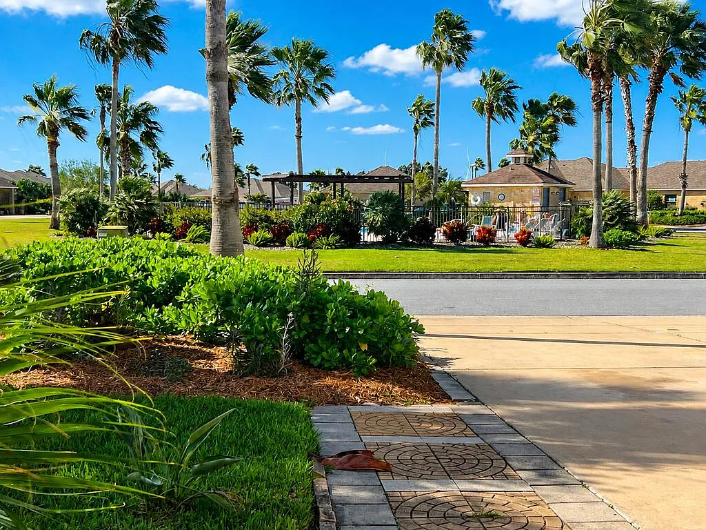 2 bed, 2.0 bath, 1726 sqft, $2,250 — Photo 3